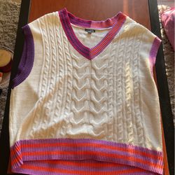 Women’s Sweater Vest (large)