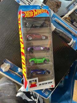 Hot Wheels 2025 HW Motor Show 5-Pack Ferrari Aston Ford Lamborghini Lotus