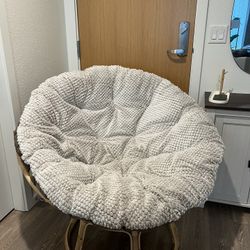 Papasan Swivel Chair