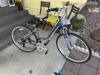 Diamondback Vital 2 Hybrid Bike