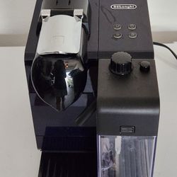 Delonghi EN520 Lattissima Capsule Espresso/Cappuccino Machine