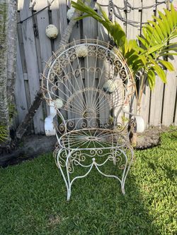 Peacock Chair Authentic 