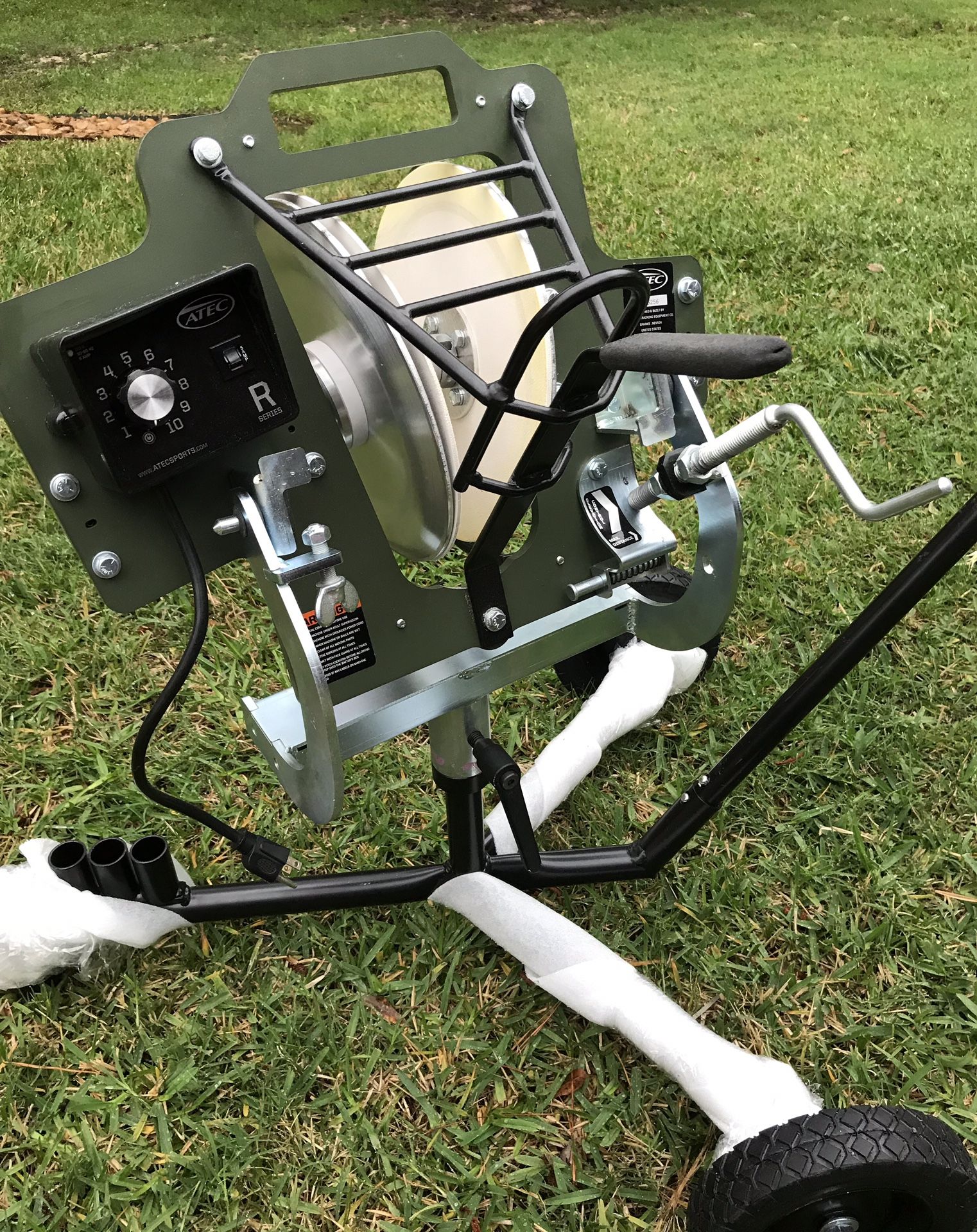 ATEC R2 Rookie Collegiate Baseball Defensive Pitching Fungo Machine