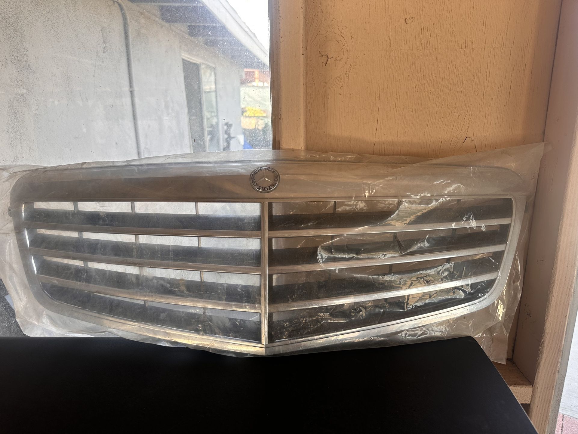 Mercedes Benz Grill 