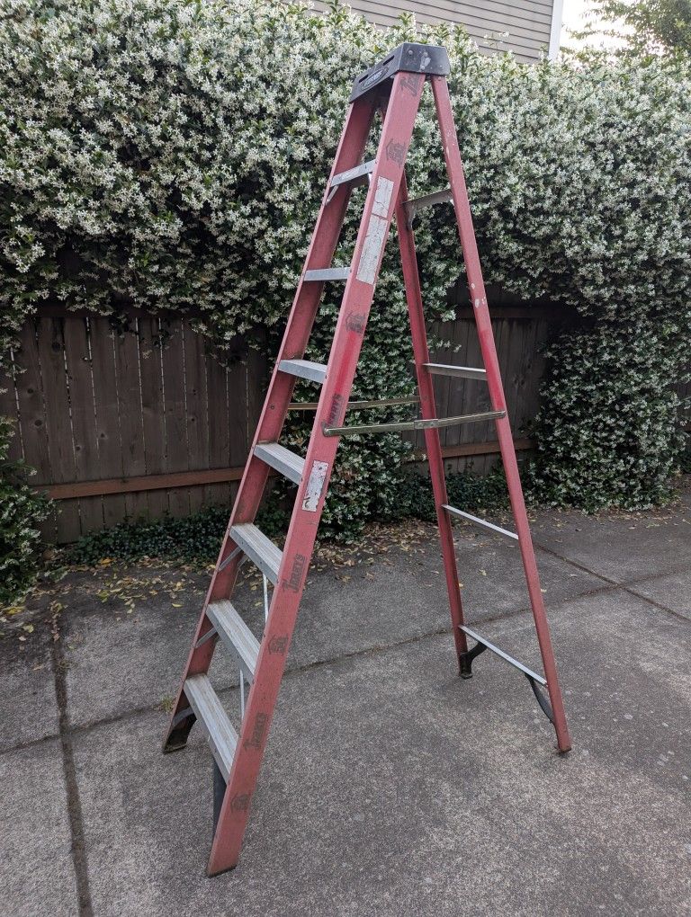 8ft Werner Fiberglass Step Ladder