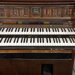 The Lowrey Heritage Edition LC50 Home Theater Organ