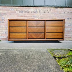 Mid Century Modern Lane Walnut Plinth Base 9 Drawer Lowboy Dresser Credenza Vintage 