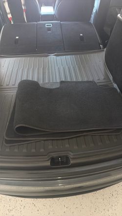 Model Y floor mat