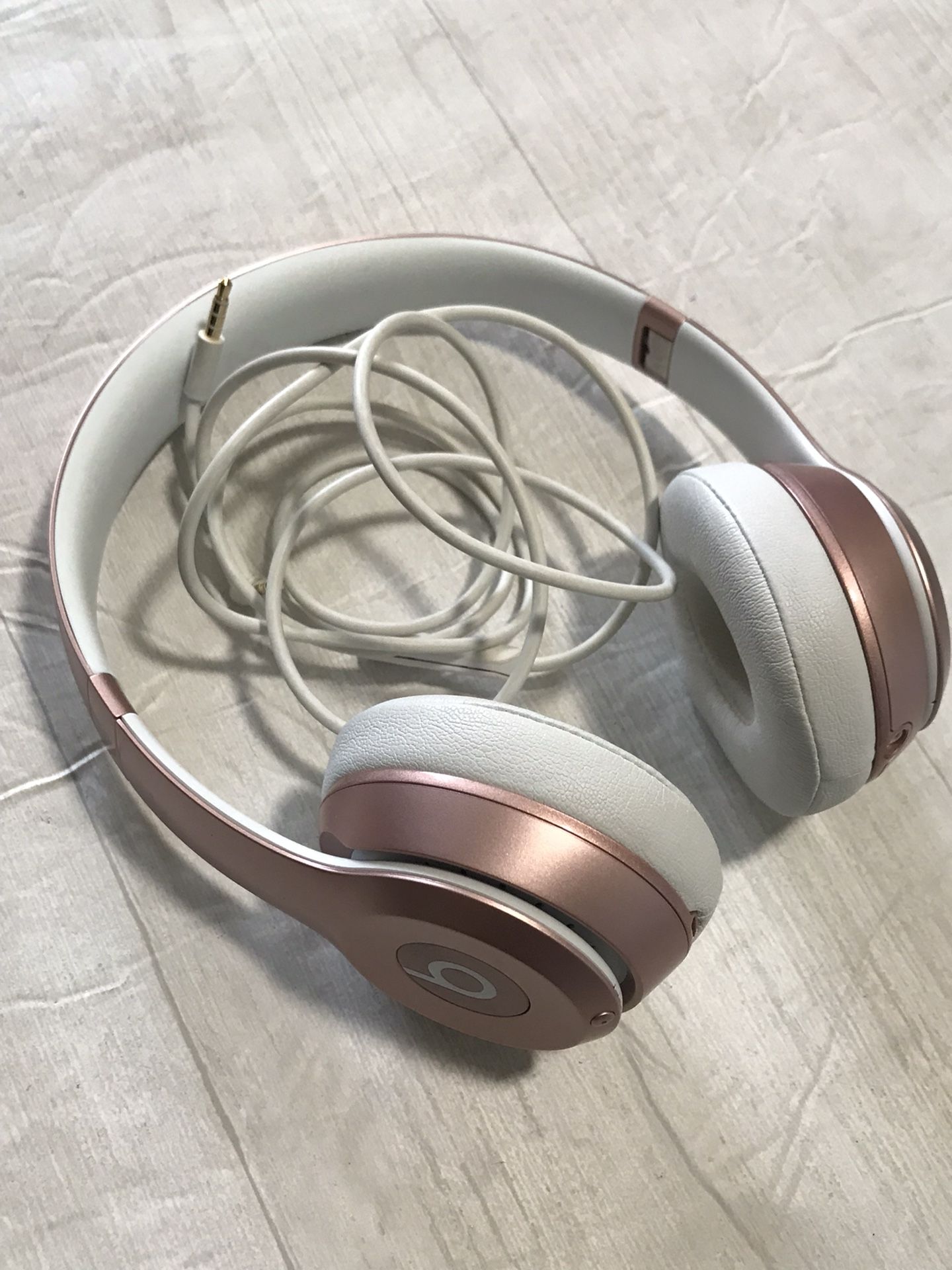 beats solo wireless pink