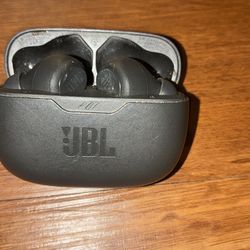 Wireless earbuds