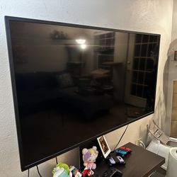 Insignia Roku TV 55”