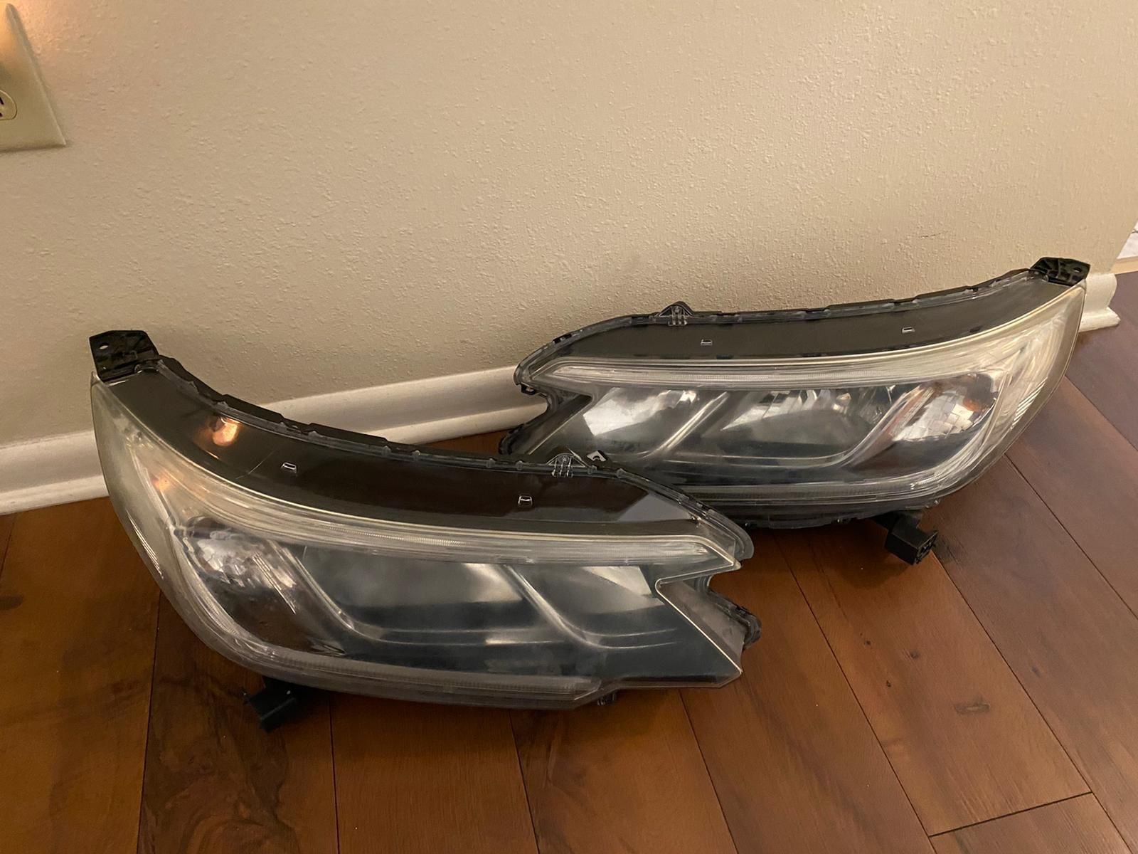 Honda CR-V headlights