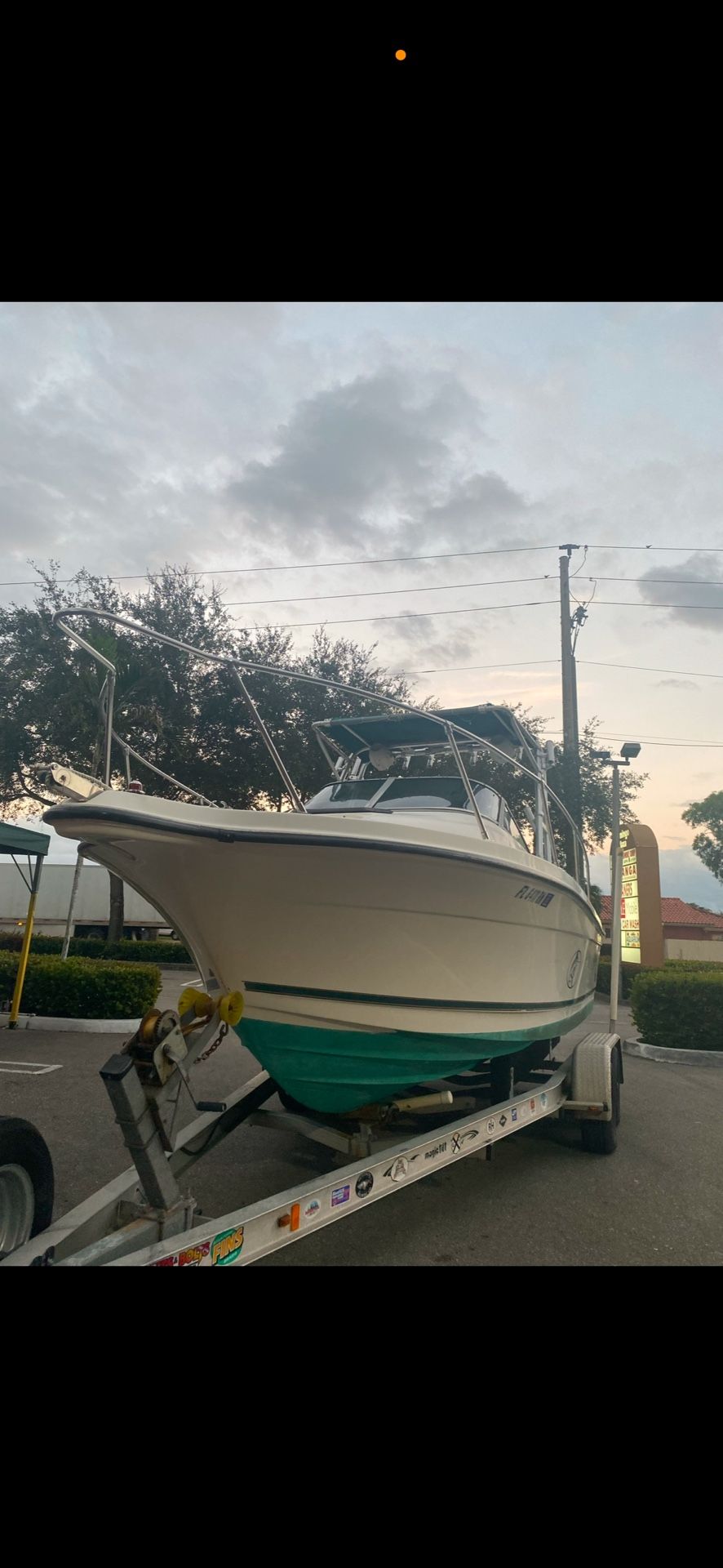 2001 TROPHY BOAT 23 FT - NEED GONE ASAP