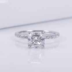 18k VVS2 Assher cut Engagement Ring 