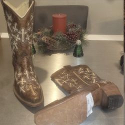 $300 NEW Rare Cute Women NEW All Cross CROSSES Cowgirl Corral Boot Cowboy 7.5