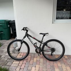 Trek 820 Mountain Bike