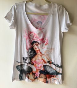 Olivia artwork w/ Bettie Page white v-neck