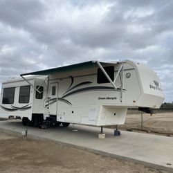 2002 5th Wheel  Camper 40th