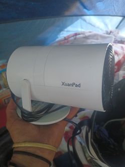 Xuan Pad screen projector