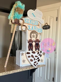Personalized piñatas