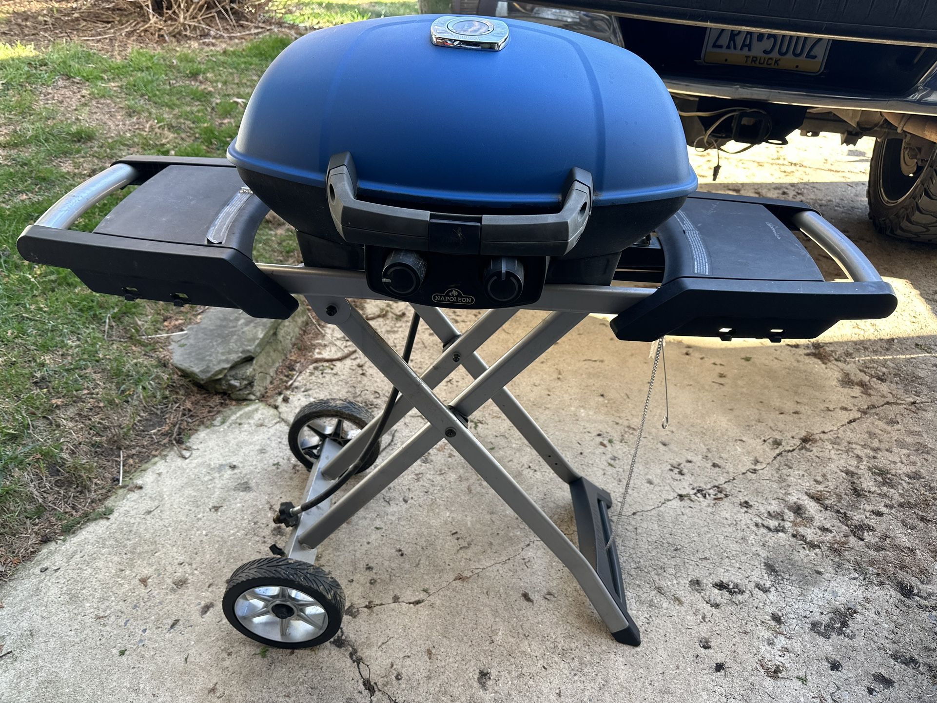 NAPOLEON TravelQ 285-Sq in Blue Portable Gas Grill