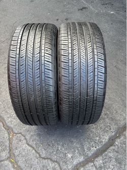 Tengo un par de llantas en muy buenas condiciones, marca GOOD YEAR 255/50R20 instaladas y balanceadas por el mismo precio $130