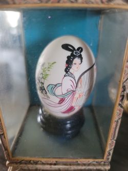 Vintage Asian Hand Painted Egg