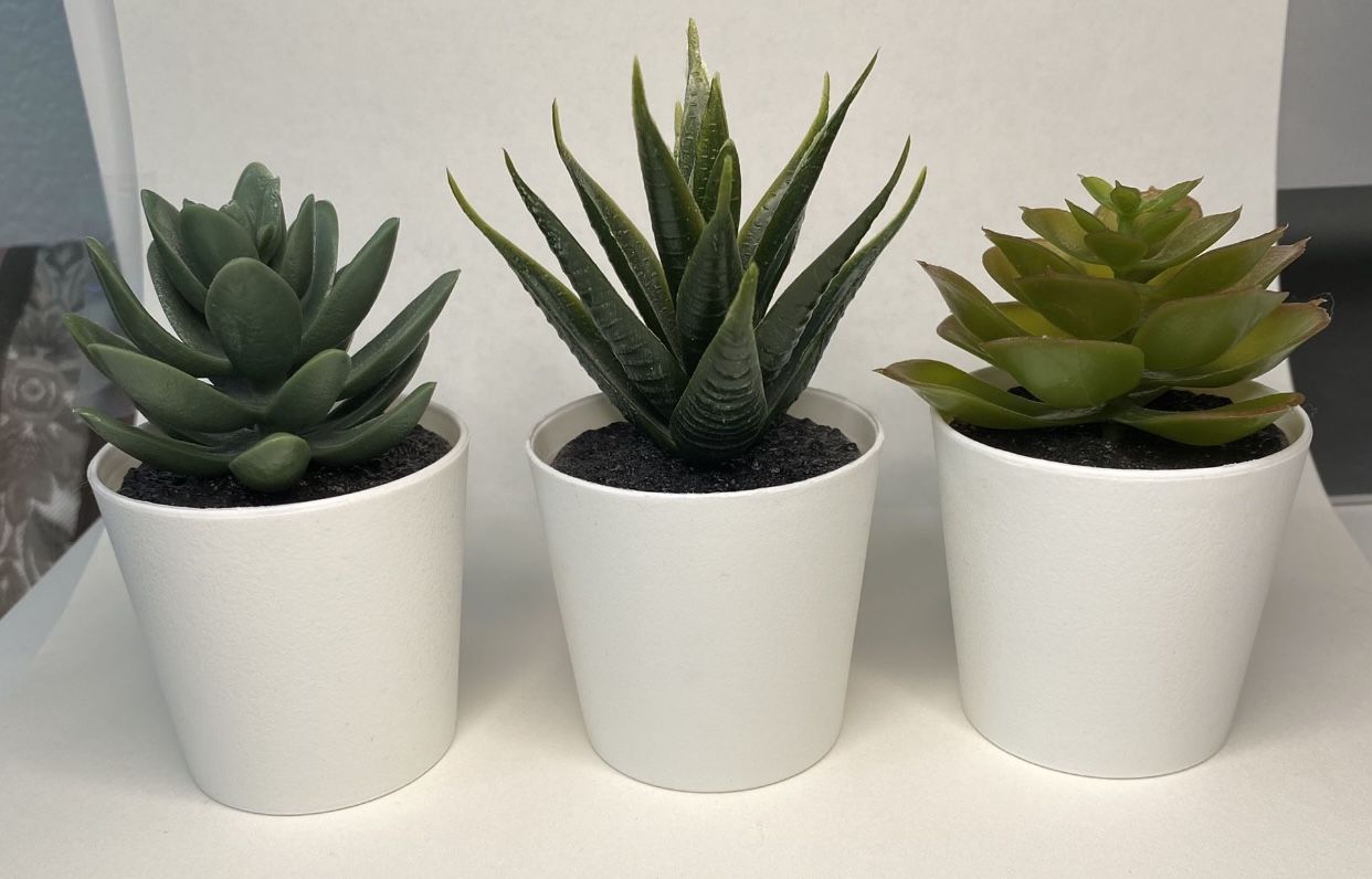 SMALL FAKE PLANT DECOR