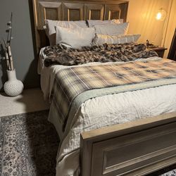 Bedroom Furniture Set