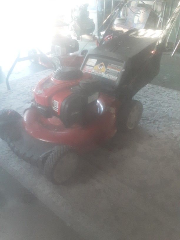 Troy Built Briggs And Stratton Gas Powered Lawn Mower