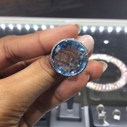 White Gold With Big Topaz Stone And Diamonds On Special💎💍