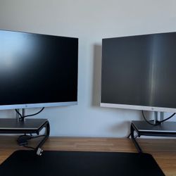 32” HP Monitors and Stands