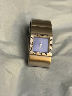 Lady’s guess watch quartz