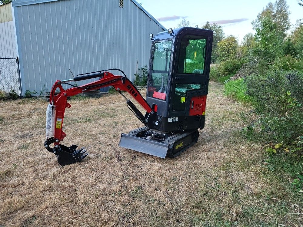 Miva Mini Excavator