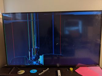 VIZIO - 70" Class (69.5" Diag.) - LED - 2160p - Smart - 4K Ultra HD Home Theater Display