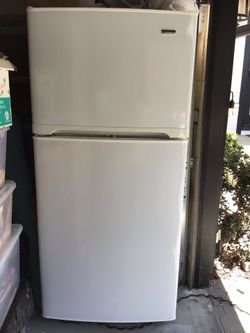 Kenmore Refrigerator with ice maker