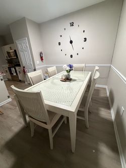 Rooms To Go Sunside Way Dining Set - Table + 6 Chairs - Excellent Condition