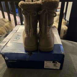 Women's Boots Size 7