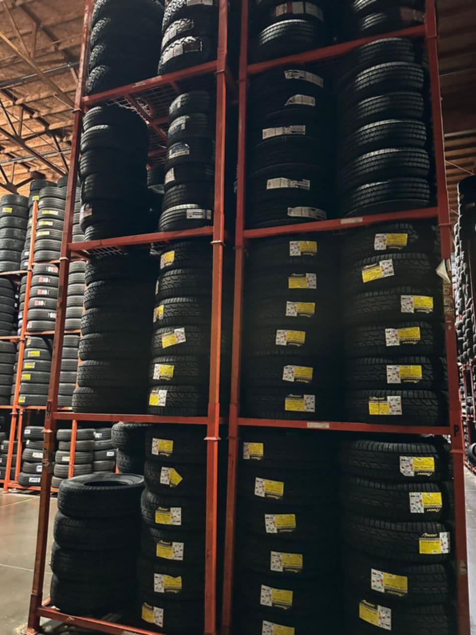 235 55 18 llantas nuevas disponibles