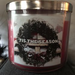 Bath & Body Works 3-wick Candle Original label “TIS THE SEASON”