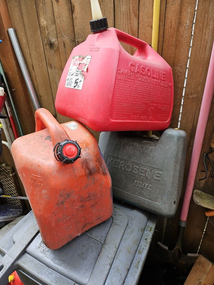 Canister For Gasoline 5 Gallons