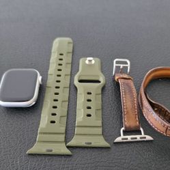 Apple Watch Series 8 (41mm) Silver + AUTHENTIC Hermès Leather Band BUNDLE
