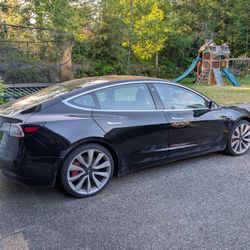 2019 Tesla Model 3 Performance