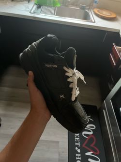 Lv shoe size 10 worn 2times no box comes with dust bags