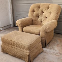 Vintage Club Chair with Ottoman – Wide & Comfy