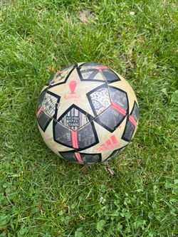 Adidas Soccer Ball / Size 5