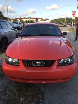 Mustang 2004 Clean title // $3,700 CASH***