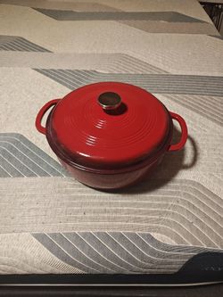 Lodge 6 quart dutch oven
