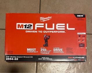Milwaukee M12 FUEL 3/8" Stubby Impact Wrench Kit