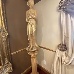 Gorgeous Statue-with the columns